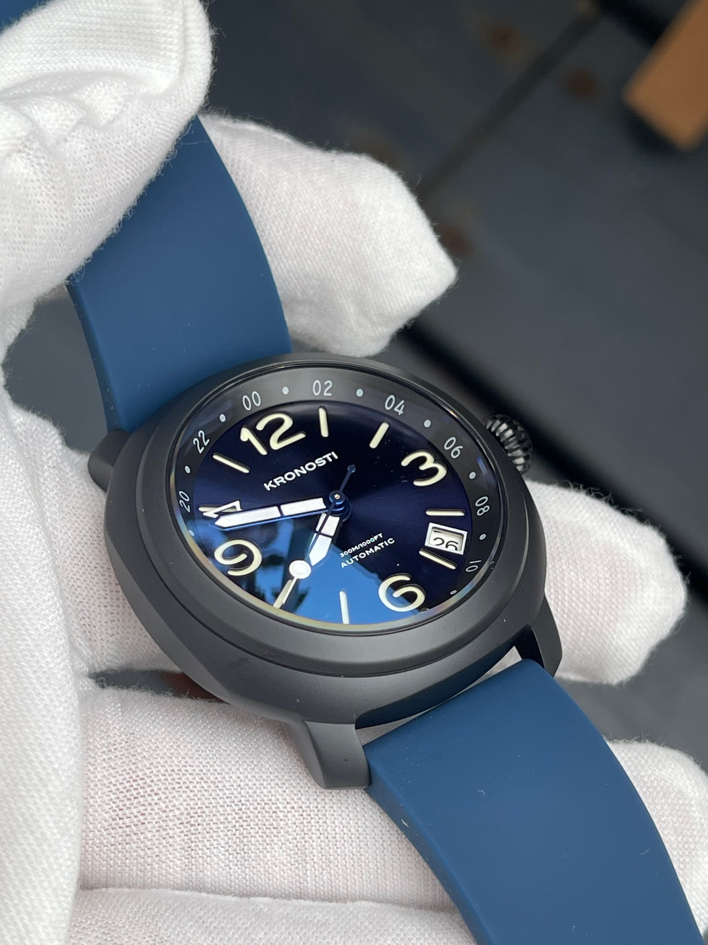 KRONOSTI Voyager Horizon – GMT Black Titanium