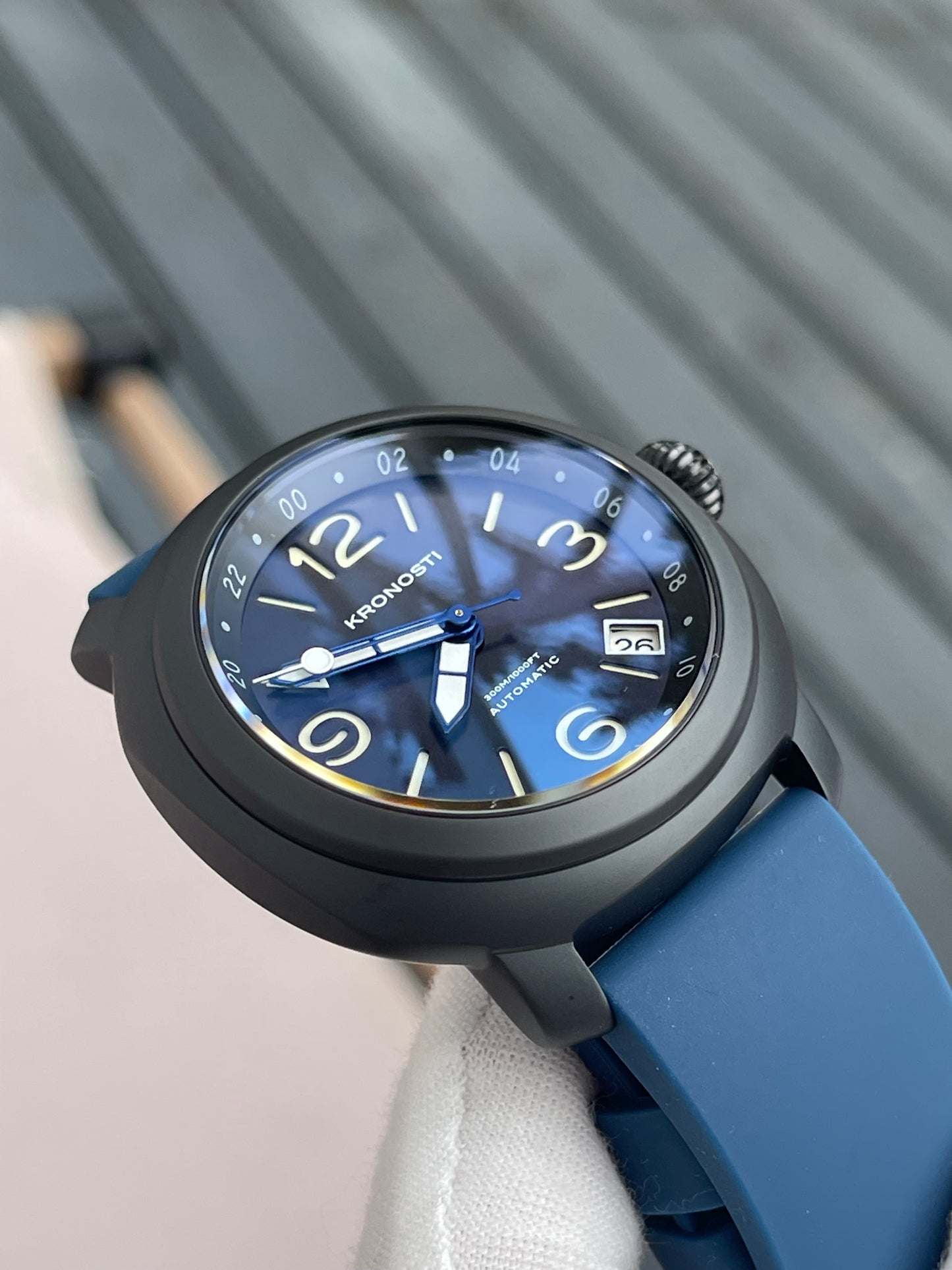 KRONOSTI Voyager Horizon – GMT Black Titanium