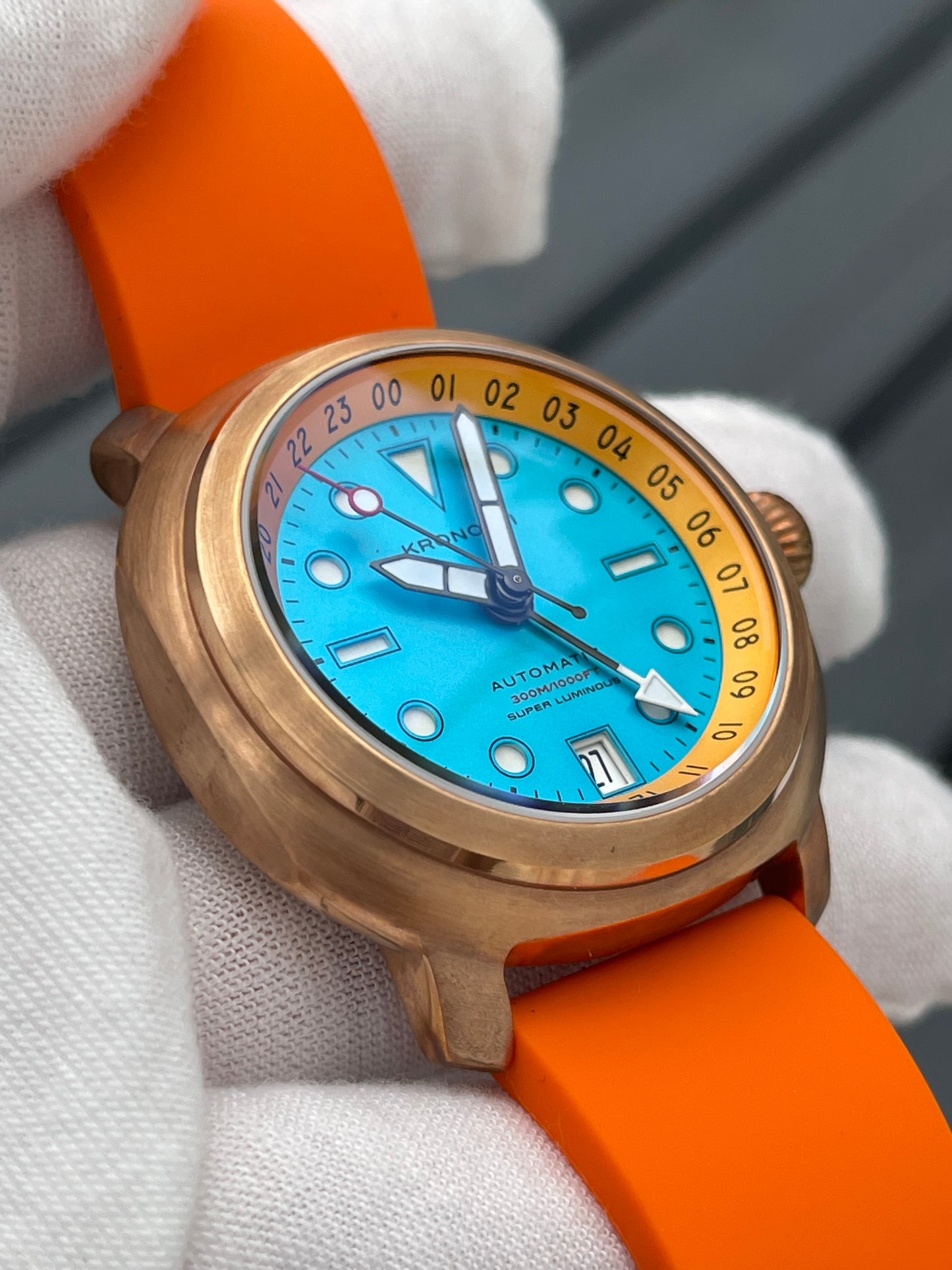 KRONOSTI Voyager Horizon – GMT Bronze