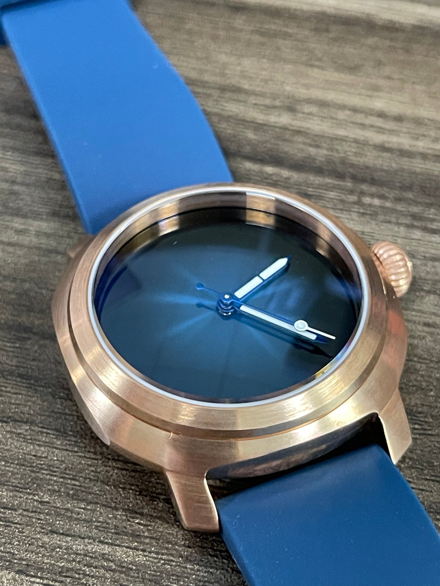 KRONOSTI Voyager Horizon – Three-Hand Bronze