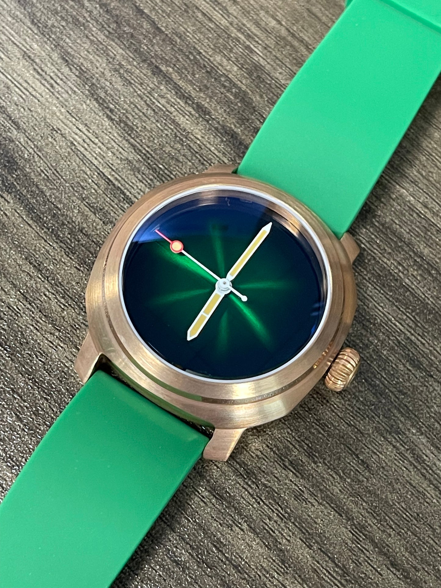 KRONOSTI Voyager Horizon – Three-Hand Bronze