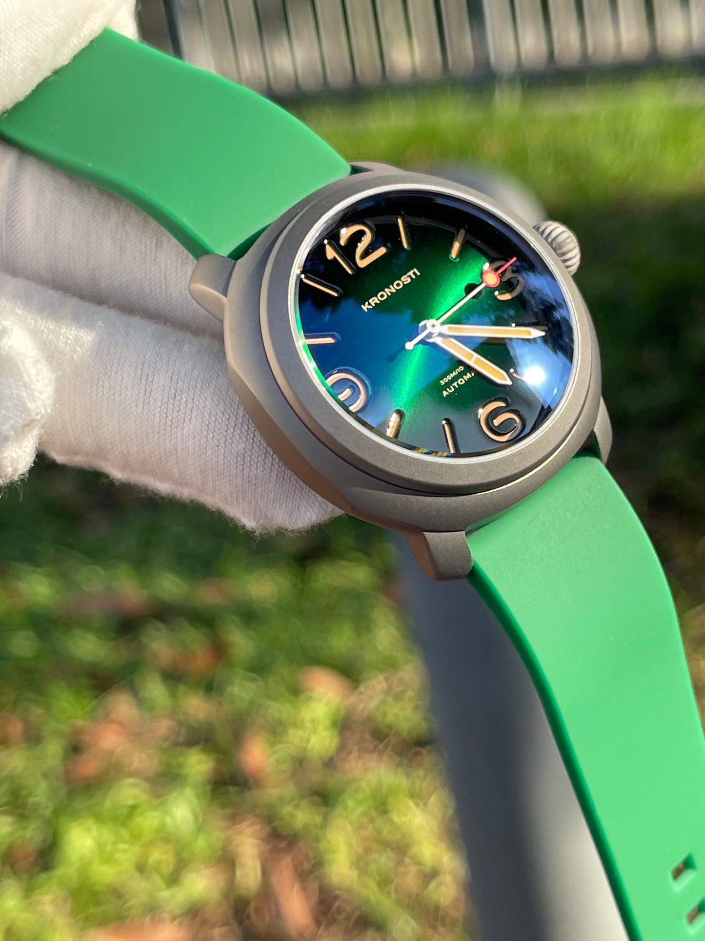 KRONOSTI Voyager Horizon – Three-Hand Titanium