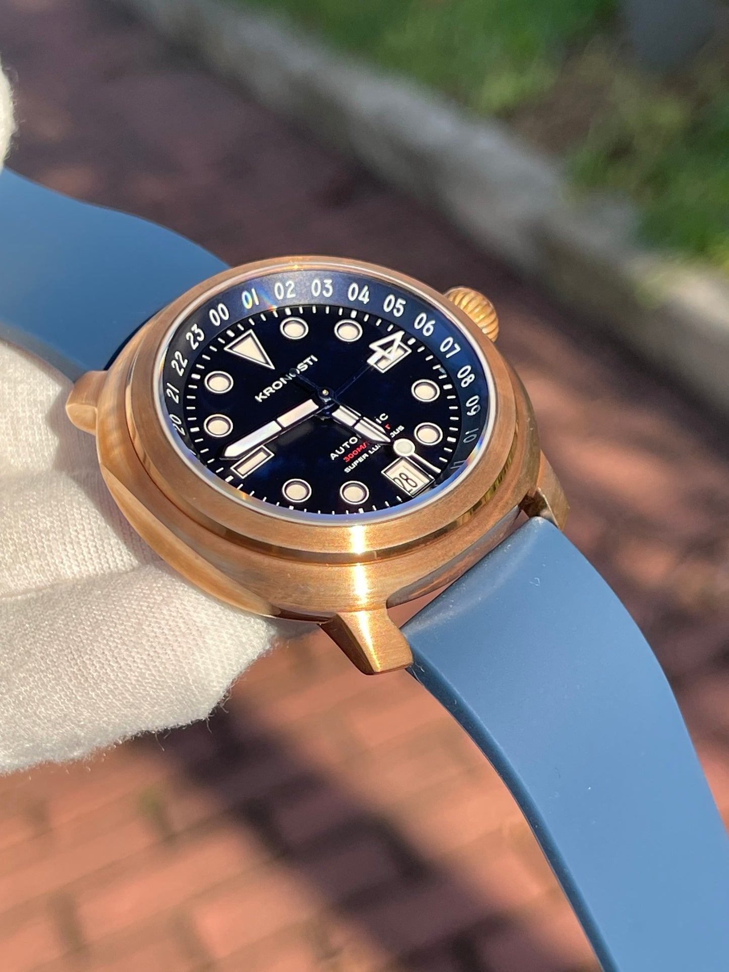 KRONOSTI Voyager Horizon – GMT Bronze