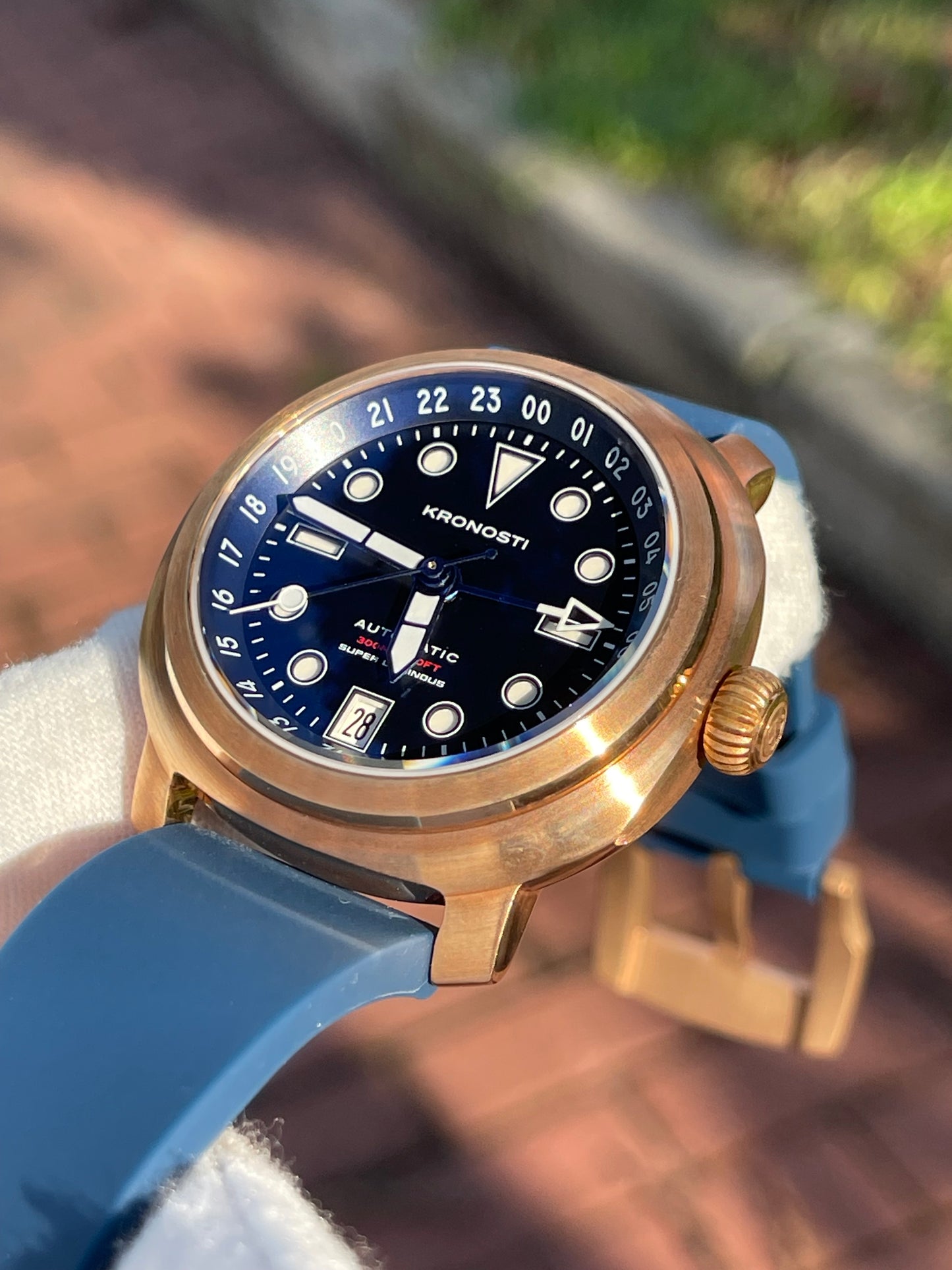 KRONOSTI Voyager Horizon – GMT Bronze