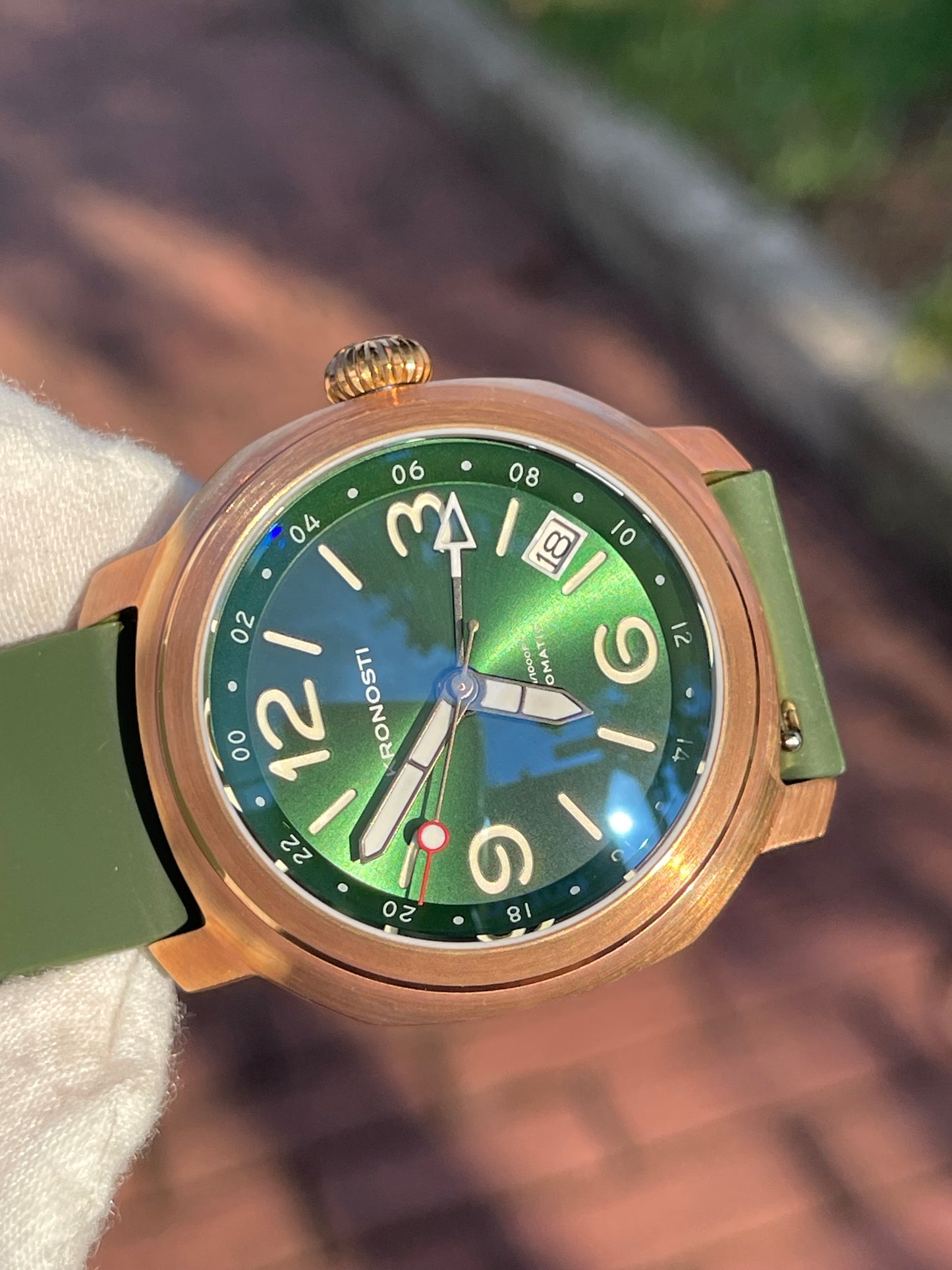 KRONOSTI Voyager Horizon – GMT Bronze
