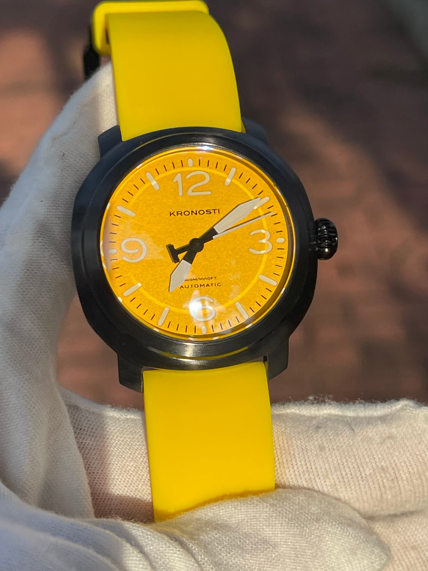 KRONOSTI Voyager Horizon – Three-Hand Black Titanium