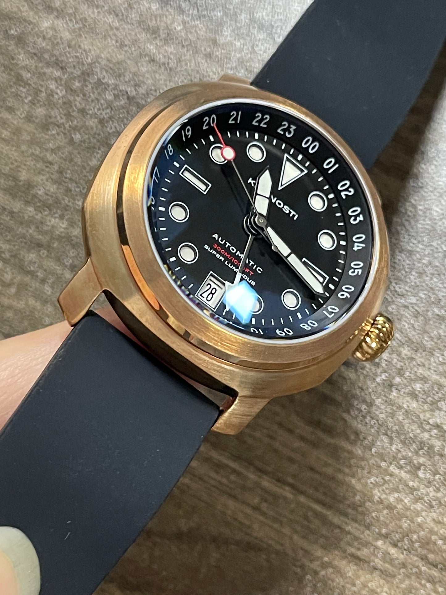 KRONOSTI Voyager Horizon – GMT Bronze
