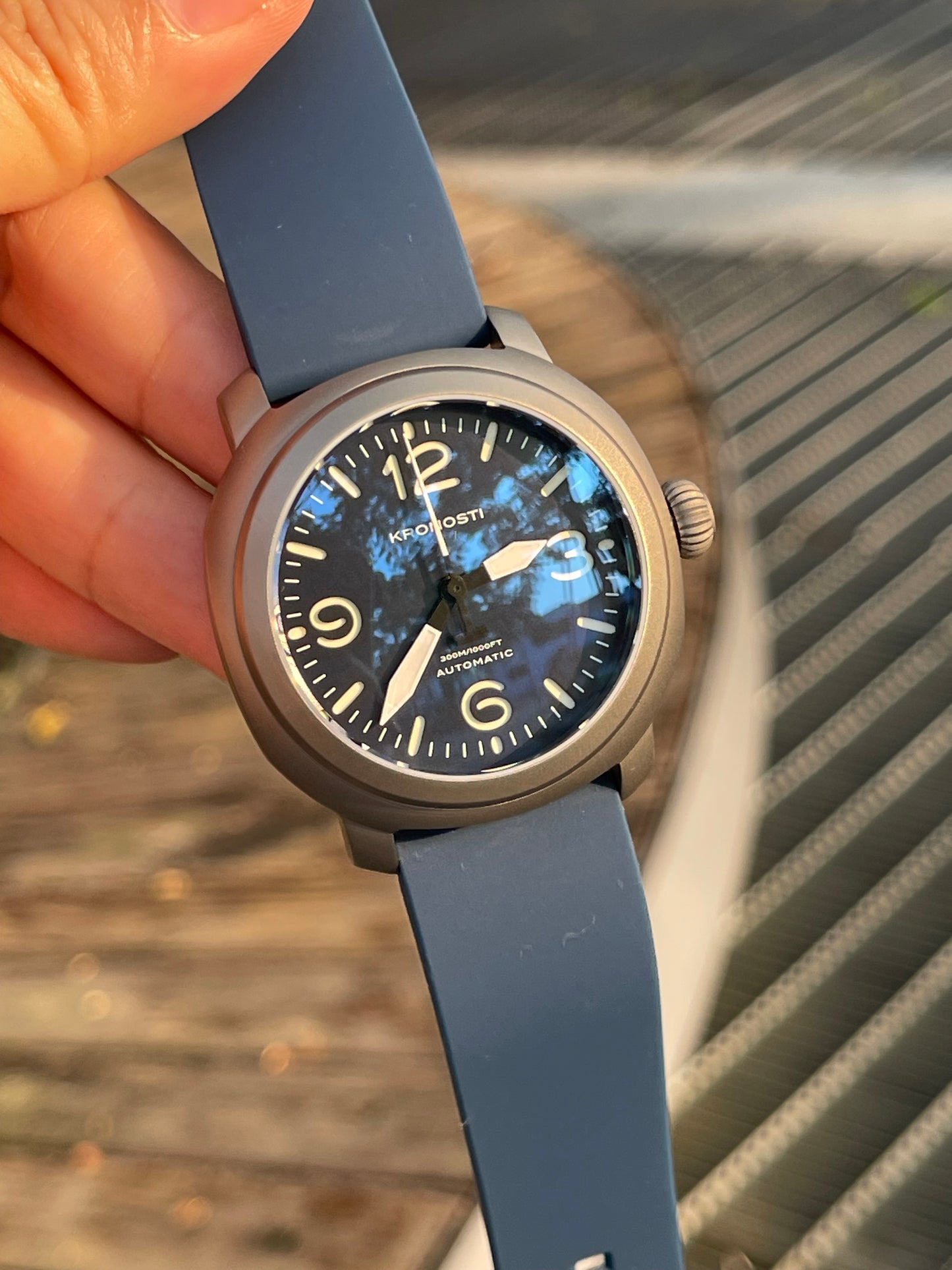 KRONOSTI Voyager Horizon – Three-Hand Titanium