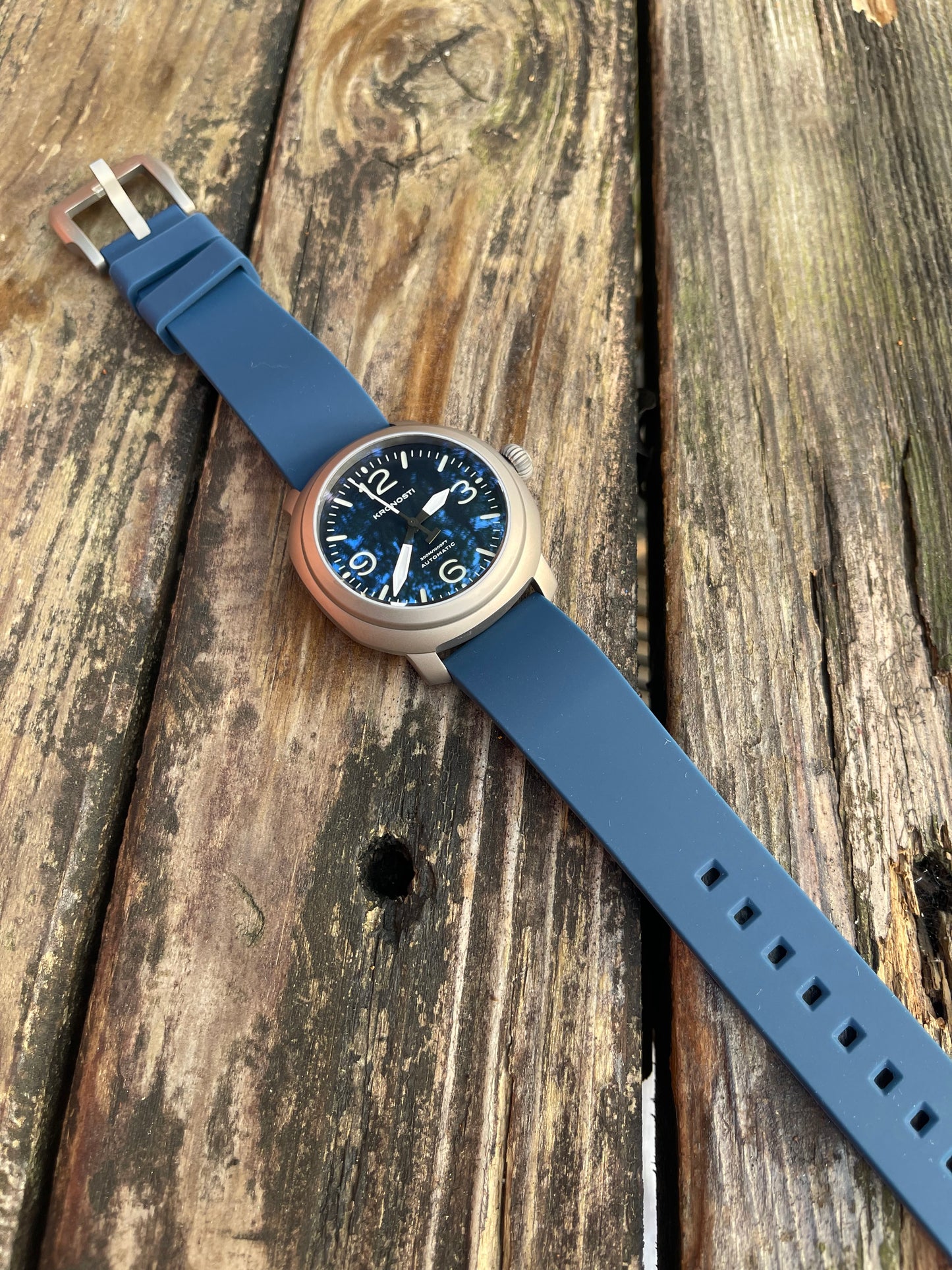 KRONOSTI Voyager Horizon – Three-Hand Titanium