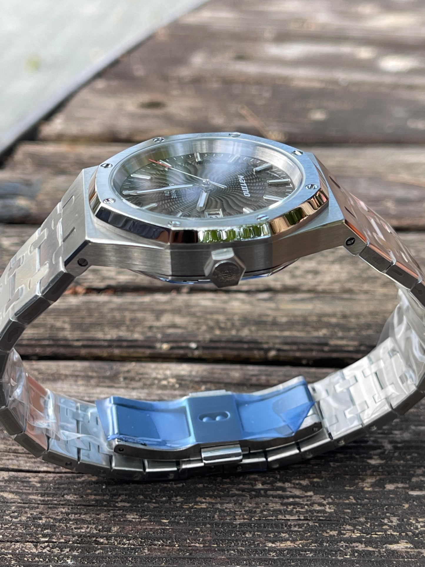 KRONOSTI Archive Quartz Watch – 40mm / 4 Colors Available